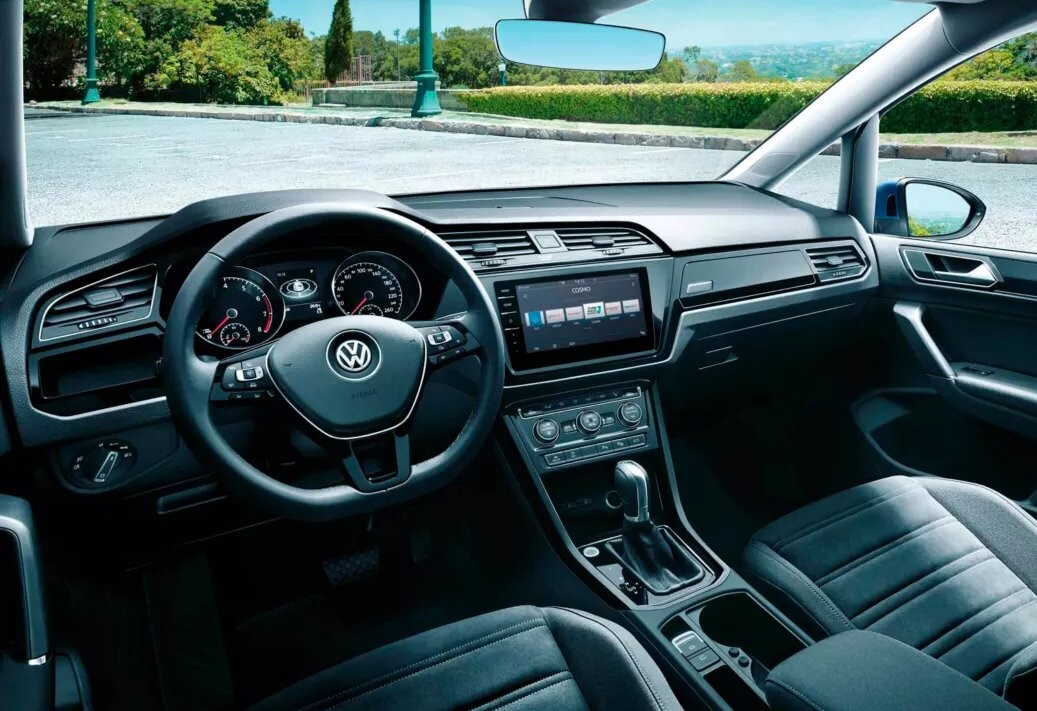 Volkswagen Touran 2020: Precio, ficha técnica, fotos y vídeo - Carhaus